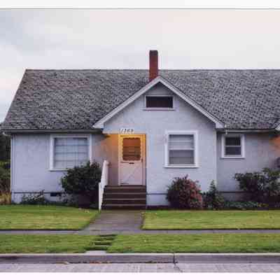 Photograph of a house, 1369 B St, Springfield, Oregon, 1998