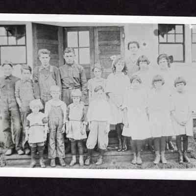 Photograph of class at Cedar Flat School, Cedar Flat, Oregon, 1923-1924