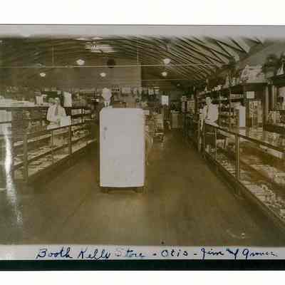 Photograph of Booth-Kelly store, Wendling, Oregon