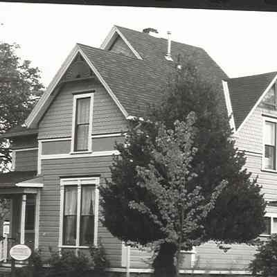 Photograph of the Innis House, Springfield, OR, Date Unknown