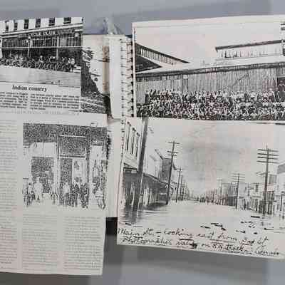 Loose newspaper clippings