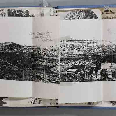 Loose newspaper clippings