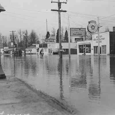Photograph of Franklin St Flooding, Glenwood, Oregon, 1948.