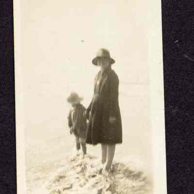 Photograph of Doris Myers and a boy Kyle, 1922