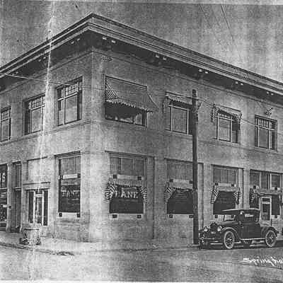 Photograph of Springfield Commercial State Bank, Springfield, OR, Date Unknown