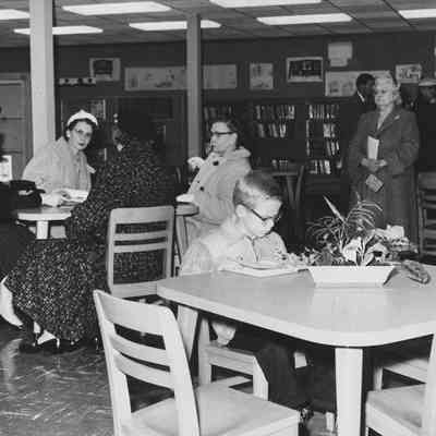 Photograph of Springfield Library visitors, Springfield, Oregon, date unknown