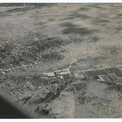 Aerial photograph of Springfield and Booth Kelly Lumber, South to North view, 1946