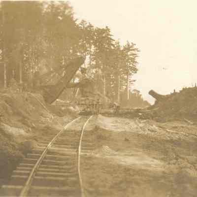 Photograph of the construction of the Willamette Pacific Railroad