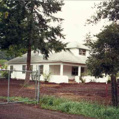 Photograph of Seavey house, Mohawk Valley, Oregon