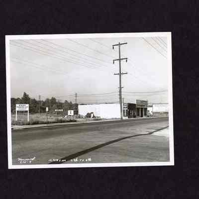 Photograph of Main St, 7th to 6th, Springfield, Oregon, 1946