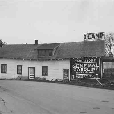 Photograph of damaged Seaver Auto Camp Store after flood, Springfield, Oregon, 1927