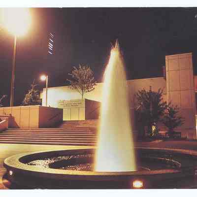 Postcard of the Centennial Fountain, Springfield City Hall and Public Library