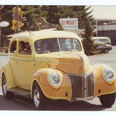 Photograph of a Summer parade, Springfield, circa 1979