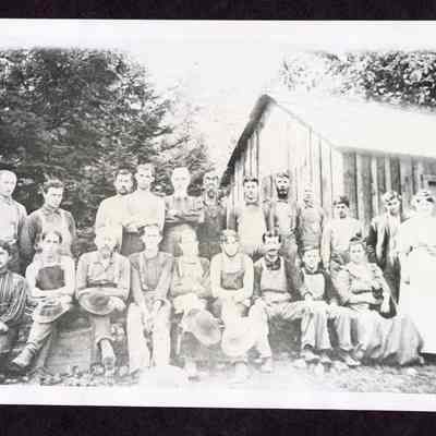 Photograph of twenty-one people in Wendling, Oregon, circa 1908