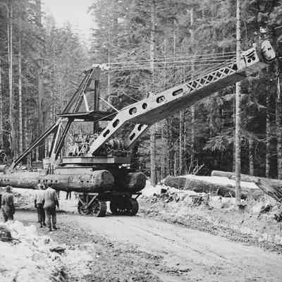 Photograph of a Skidding Crane