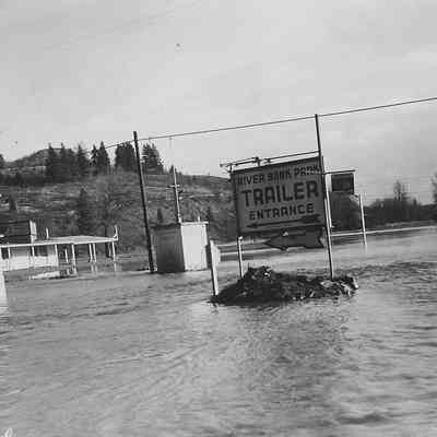 Photograph of flood waters at River Bank Park, Glenwood, Oregon, 1948