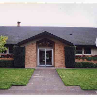 Photograph of "Springfield Medical Clinic", Springfield, Oregon, 1998