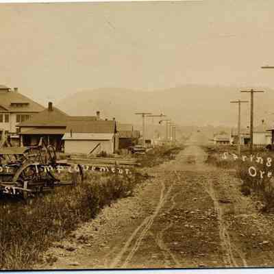 Photograph of Seventh Street, looking north, Springfield, Oregon, 1911.