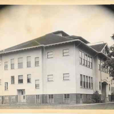 Photograph of Lincoln Elementary School, 1940s