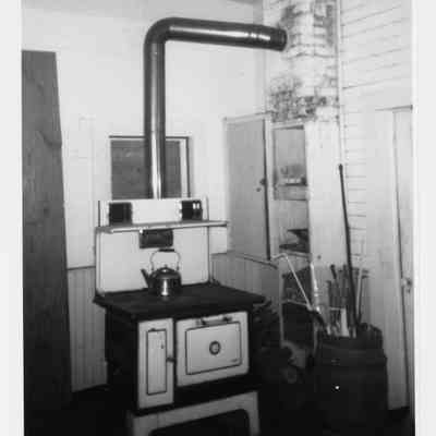 Photograph of the interior of the Brattain-Hadley house, Springfield, 1994-1998
