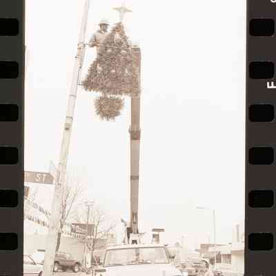 2021-005-1027_img-066: Christmas Street Decorations, 2021.005.1027, Envelope 9