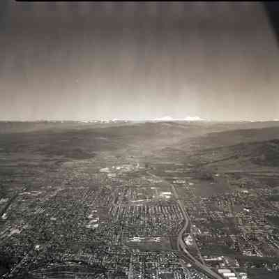 2021-005-1027_img-079: Springfield Aerial Photograph, East to West (Sisters), 2021.005.1027, Envelope 10