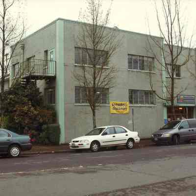 Photograph of Memorial Building, Springfield Oregon, 1997