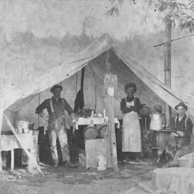 Photograph of river drive cook tent at Fall Creek, 1905