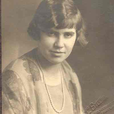 Photograph of Polly Bartholomew, circa 1920