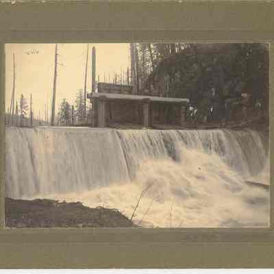 Photograph of Booth-Kelly Splash Dam No. 1, near Wendling, Oregon, 1902