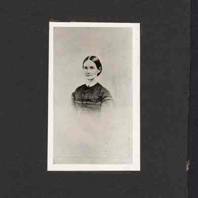 Photograph, Unknown woman, Date and location unknown.