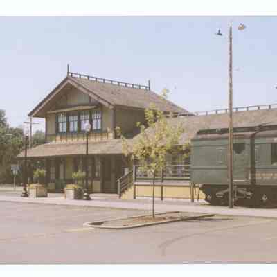 Photograph of the Springfield Train Depot, circa 1992