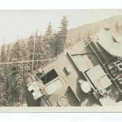 Photograph of the Cruzatte train accident, Cascade Line near Oakridge, undated
