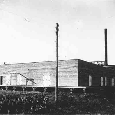 Photograph of ice and cold storage plant, 1915