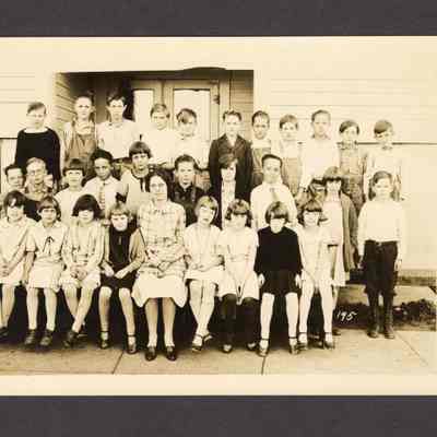 Photograph of a Lincoln Elementary School class, Springfield, Oregon, 1925-1926