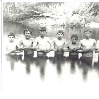 Photograph of Smith Mountjoy and others swimming, Harrisburg, Oregon, 1910