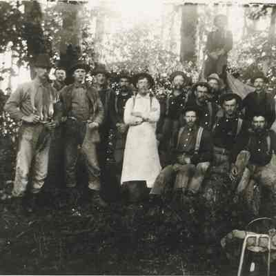 Photograph of a Springfield logging crew including Glen Anderson, Oregon