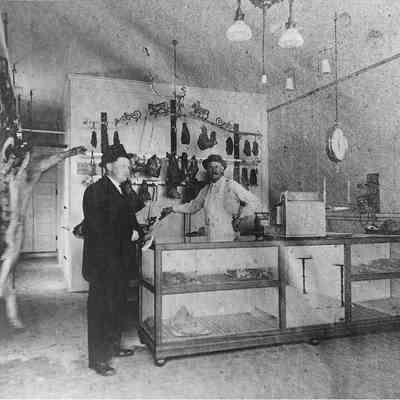 Photograph of Swarts Meat Market, Springfield, Oregon, 1915