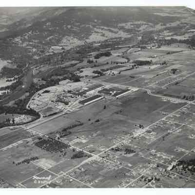 Aerial photograph of Weyerhaeuser Company and area, Springfield, circa 1946
