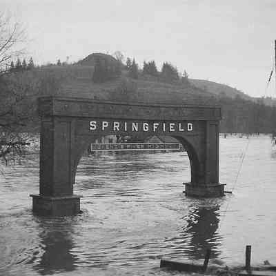 Photograph of flood waters around the Springfield Arch, Springfield, Oregon, date unknown