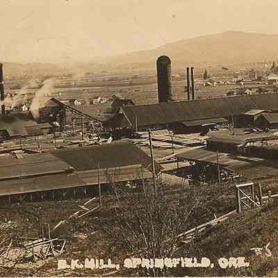 Photograph of the Booth-Kelly Mill in Springfield, Oregon, 1911