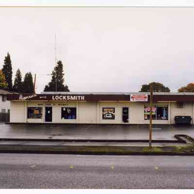 Photograph of Heyman's Locksmith building, Springfield, 1998