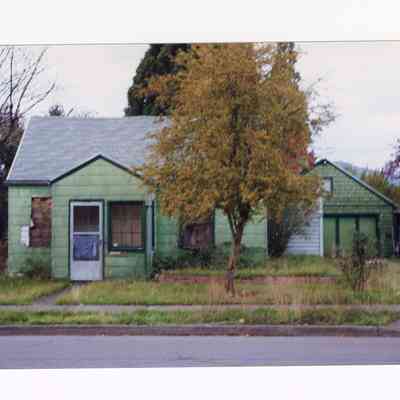 Photograph of a house, Springfield, Oregon, 1998