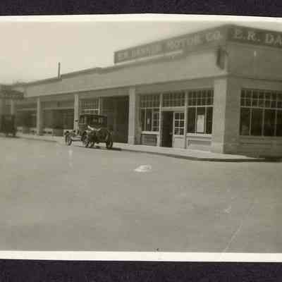 Photograph of E.R. Danner Motor Company, Springfield, Oregon, Undated