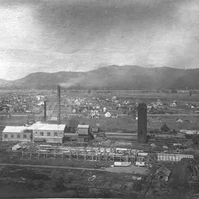 Photograph of Booth-Kelly Mill, Springfield, Oregon, 1911-1912