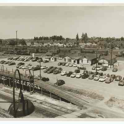 Photograph of Southern Pacific Railway roundhouse and depot, Eugene, 1954