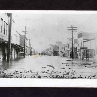 Photograph of Flooded Main St., Springfield, 1909
