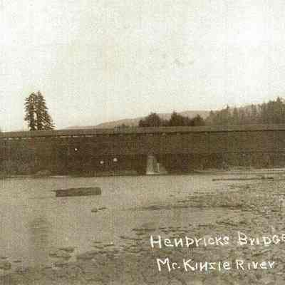 Photograph on postcard of the Hendricks Bridge, McKenzie River, Oregon, circa 1910