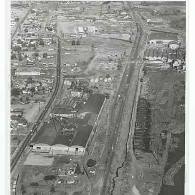 Aerial photograph of the Booth-Kelly Lumber site and area, Springfield, circa 1950