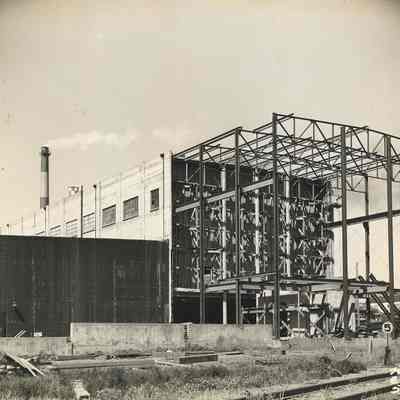 Photograph of Weyerhaeuser Construction, Eugene, Oregon, 1952